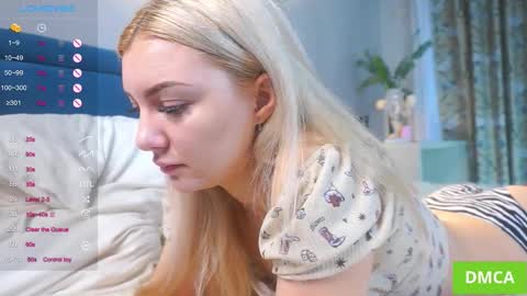 Snapshot of pollybun chatting on 10-30-25, 05:09 Anna online show from 10-30-25, 05:09