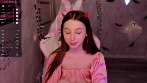 Snapshot of pollyhill1 chatting on 10-13-25, 06:41 online show from 10-13-25, 06:41