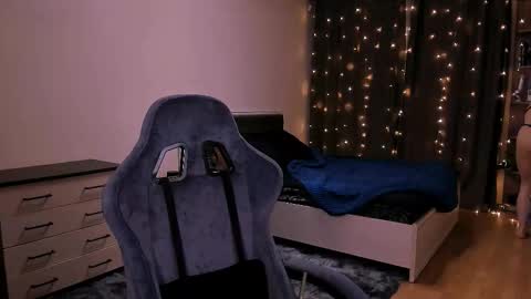 Megan.online  online show from 12-16-25, 03:17