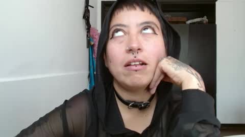 Snapshot of poly_mer chatting on 01-22-25, 06:10 Poly online show from 01-22-25, 06:10