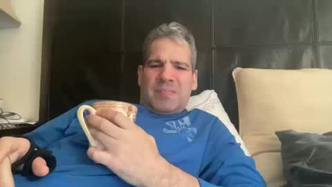 Snapshot of ponchynyc chatting on 10-15-25, 06:08 PONCH online show from 10-15-25, 06:08