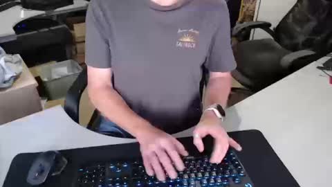 Snapshot of poodledude chatting on 10-20-25, 07:20 Dave online show from 10-20-25, 07:20