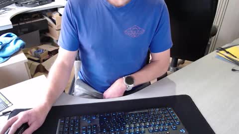 Snapshot of poodledude chatting on 11-10-25, 09:08 Dave online show from 11-10-25, 09:08