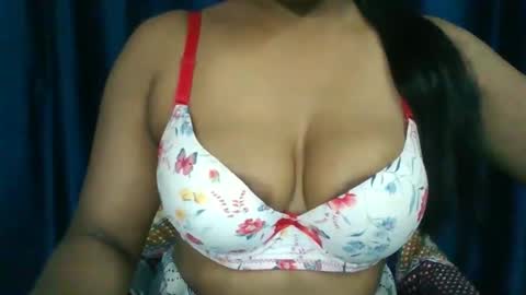 poojalady online show from 09-21-25, 04:58