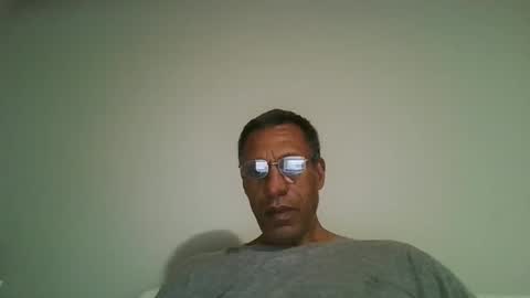 Snapshot of poolguy2496 chatting on 10-26-25, 09:15 poolguy2496 online show from 10-26-25, 09:15