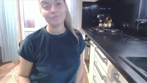 Snapshot of popkornmolli chatting on 11-10-25, 01:32 popkornmolli online show from 11-10-25, 01:32