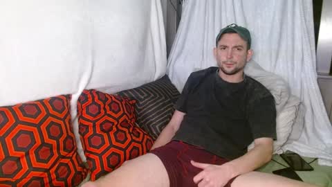 Snapshot of poppunk4life chatting on 01-23-25, 12:19 Kyle online show from 01-23-25, 12:19