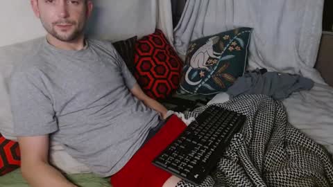 Snapshot of poppunk4life chatting on 01-25-25, 10:51 Kyle online show from 01-25-25, 10:51