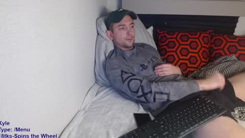 Snapshot of poppunk4life chatting on 01-30-25, 12:48 Kyle online show from 01-30-25, 12:48