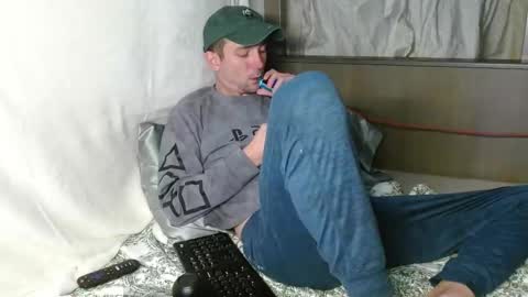 Snapshot of poppunk4life chatting on 02-18-25, 06:26 Kyle online show from 02-18-25, 06:26