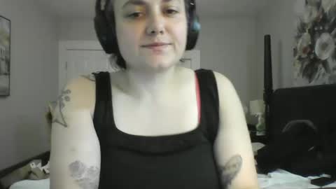Snapshot of poppy_stax chatting on 10-18-25, 11:38 Poppy Stax online show from 10-18-25, 11:38