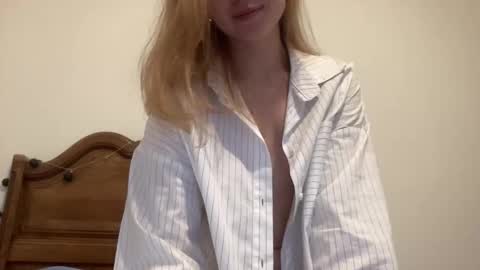 poppysweety422 online show from 10-09-25, 04:38