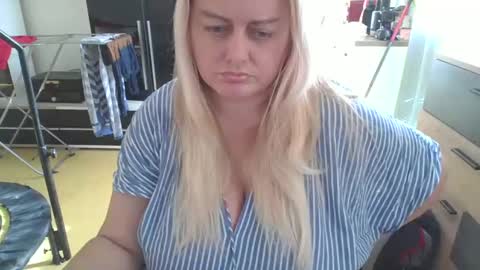 MelissOfficial online show from 02-10-25, 09:47