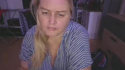 MelissOfficial online show from 02-10-25, 07:49