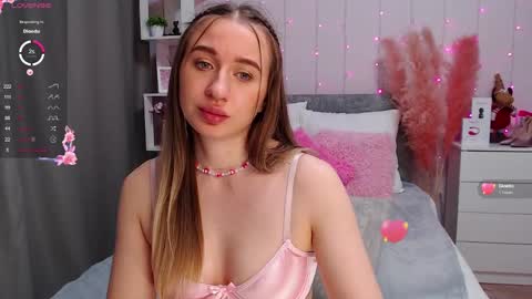 Snapshot of pornogirlx chatting on 02-24-25, 01:35 Masha online show from 02-24-25, 01:35