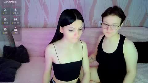 Snapshot of pornostendup chatting on 02-21-25, 10:37 Ana and Tati online show from 02-21-25, 10:37