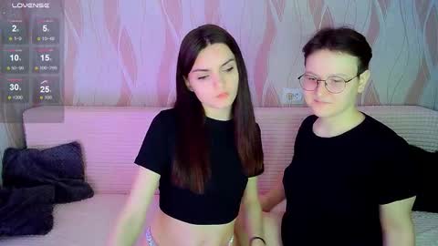 Snapshot of pornostendup chatting on 10-20-25, 07:36 Ana and Tati online show from 10-20-25, 07:36