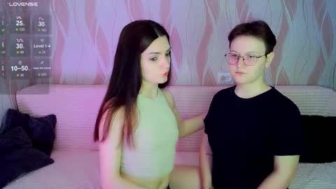 Snapshot of pornostendup chatting on 10-26-25, 07:53 Ana and Tati online show from 10-26-25, 07:53