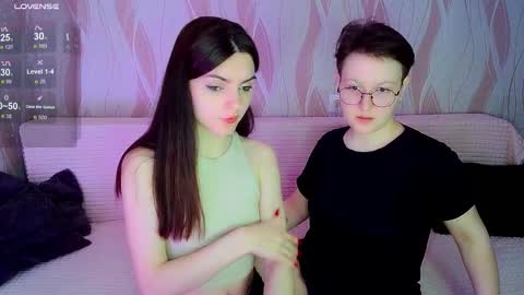 Snapshot of pornostendup chatting on 11-24-25, 07:46 Ana and Tati online show from 11-24-25, 07:46