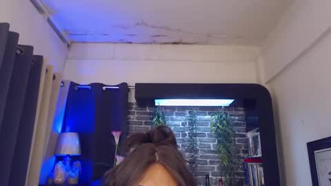 Snapshot of pornstardiva chatting on 03-04-25, 05:21 DivaGray online show from 03-04-25, 05:21