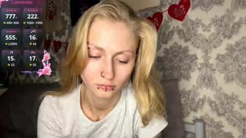  HERES SILVIA AND OlIVIA  WELCOME EVERYONE LOVENSE DOMI REACT TO YOUR TIPS LETS MAKE A GREAT SHOW TOGETHER  online show from 09-30-25, 03:50