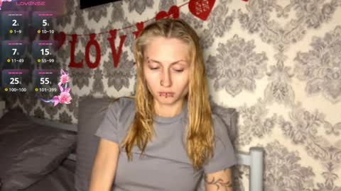  HERES SILVIA AND OlIVIA  WELCOME EVERYONE LOVENSE DOMI REACT TO YOUR TIPS LETS MAKE A GREAT SHOW TOGETHER  online show from 10-11-25, 03:21