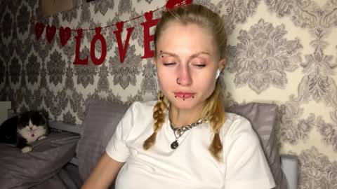  HERES SILVIA AND OlIVIA  WELCOME EVERYONE LOVENSE DOMI REACT TO YOUR TIPS LETS MAKE A GREAT SHOW TOGETHER  online show from 10-14-25, 04:19