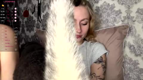  HERES SILVIA AND OlIVIA  WELCOME EVERYONE LOVENSE DOMI REACT TO YOUR TIPS LETS MAKE A GREAT SHOW TOGETHER  online show from 11-10-25, 04:50