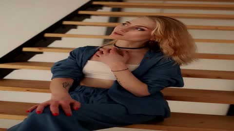  HERES SILVIA AND OlIVIA  WELCOME EVERYONE LOVENSE DOMI REACT TO YOUR TIPS LETS MAKE A GREAT SHOW TOGETHER  online show from 11-12-25, 03:56