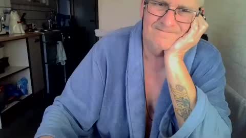 poshman65 online show from 11-21-25, 09:30