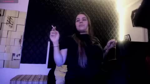 Snapshot of powercouplemix chatting on 11-22-25, 07:18 Ravena Rozz online show from 11-22-25, 07:18