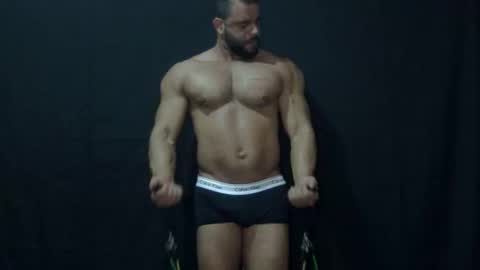 Snapshot of powerdmuscle chatting on 04-10-26, 11:42 powerdmuscle online show from 04-10-26, 11:42