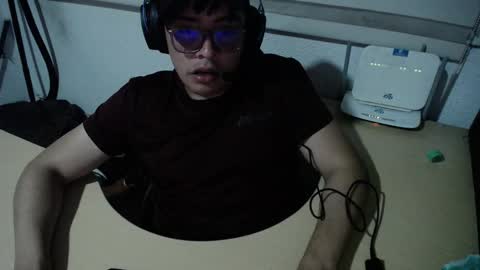 powerfulzeus2 online show from 09-10-25, 04:01