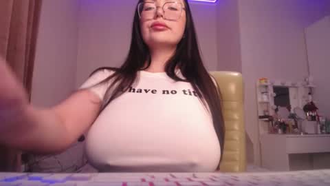 Snapshot of pr1ma chatting on 03-05-25, 06:44 Lina online show from 03-05-25, 06:44