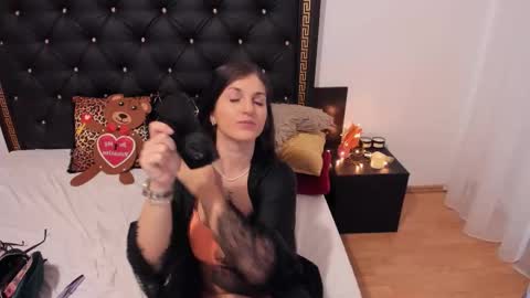 Ailyn online show from 11-13-25, 05:39