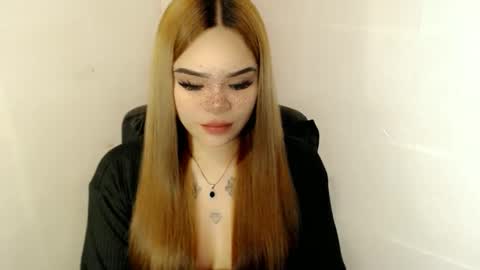MAXXINE online show from 09-30-25, 05:56
