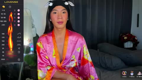 Snapshot of preciousjuliats chatting on 10-23-25, 03:06 Julia Flores online show from 10-23-25, 03:06