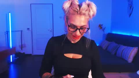 Victoria online show from 12-24-24, 09:11