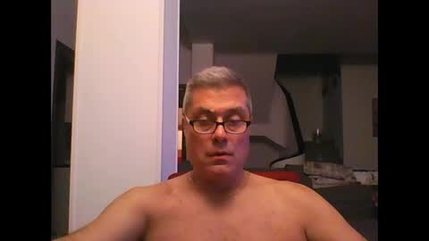 Snapshot of prendimisubito chatting on 10-18-25, 10:32 prendimisubito online show from 10-18-25, 10:32