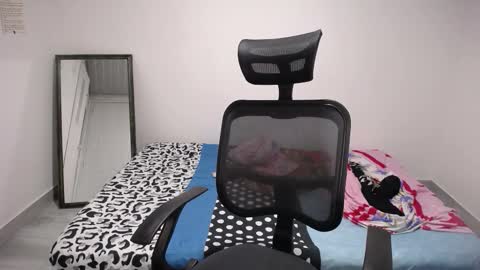 Plux online show from 11-06-25, 06:36