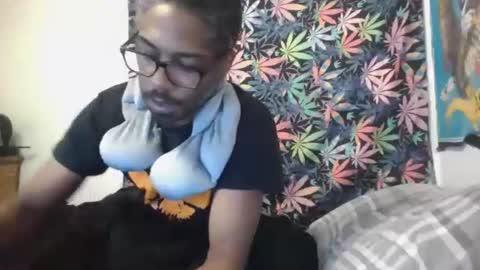 Libra Lamont online show from 11-22-25, 08:46