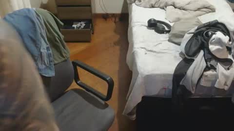 Snapshot of pretoriaan chatting on 10-04-25, 01:14 pretoriaan online show from 10-04-25, 01:14