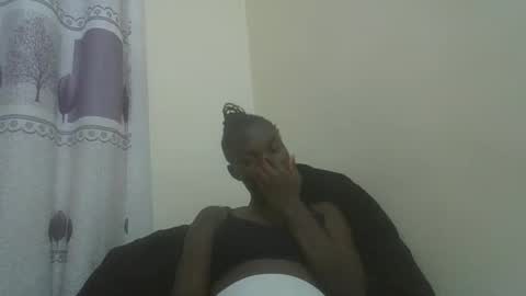 prettiest_doll online show from 12-18-25, 07:42