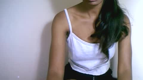 prettiethalia online show from 11-03-25, 07:04