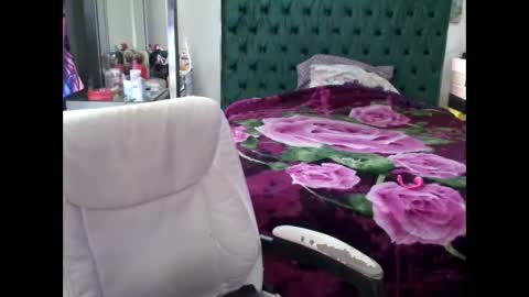 Yasmine pretty online show from 10-15-25, 03:23