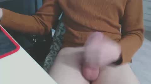 Snapshot of pretty_boyfriend chatting on 02-03-25, 09:30 Pretty boy online show from 02-03-25, 09:30