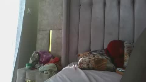 Snapshot of pretty_fel chatting on 10-13-25, 12:27 pretty_fel online show from 10-13-25, 12:27