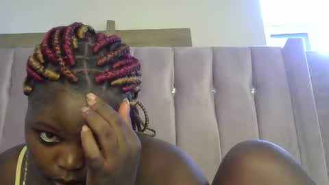 Snapshot of pretty_fel chatting on 10-22-25, 04:35 pretty_fel online show from 10-22-25, 04:35