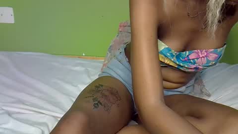 pretty_g2 online show from 10-15-25, 11:10