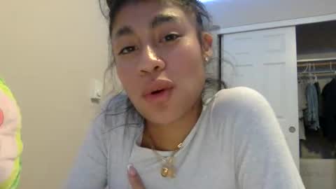 pretty_girl828687 online show from 01-07-26, 04:26